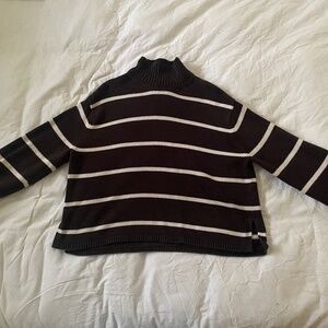 Gap boxy fit brown turtle neck